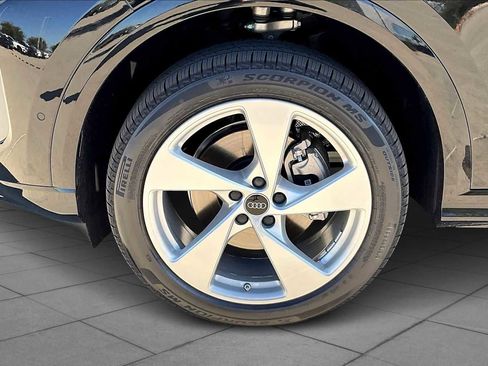 New 2025 Audi Q5 Premium Plus image 11