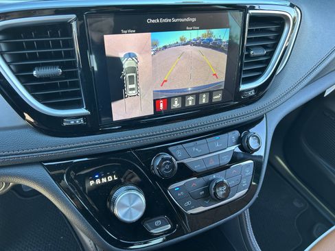 New 2026 Chrysler Pacifica Pinnacle image 21