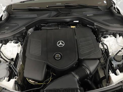 Certified 2025 Mercedes-Benz GLC 300 4MATIC image 18