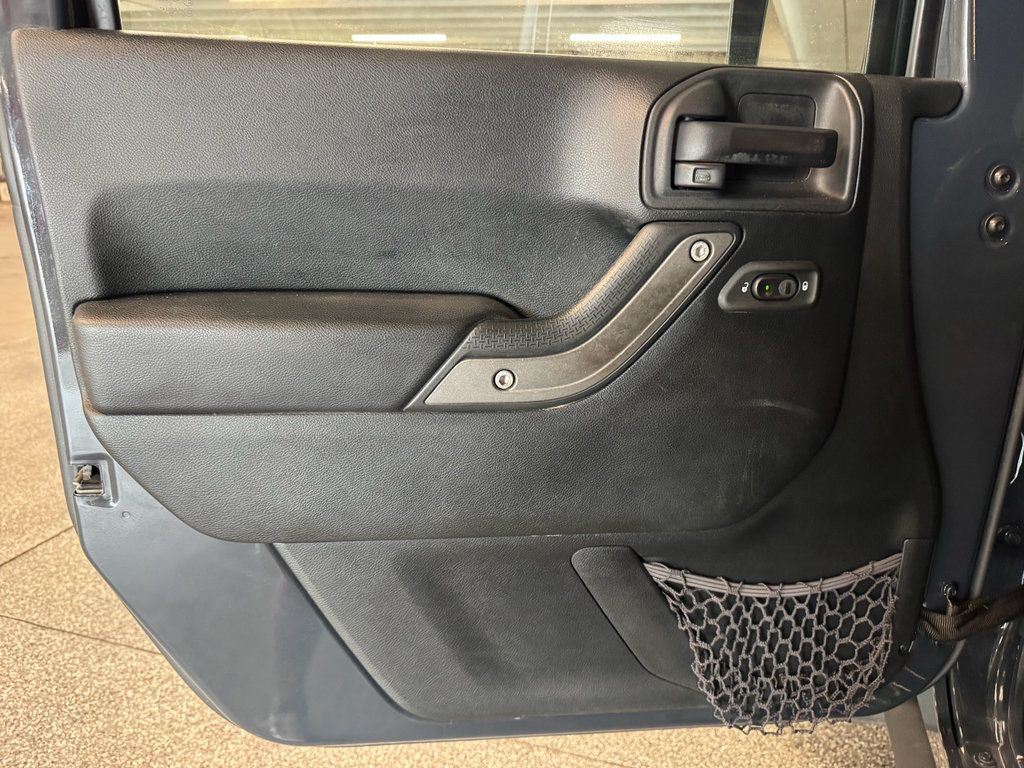 Used 2017 Jeep Wrangler Unlimited Sport AWD/4WD image 15