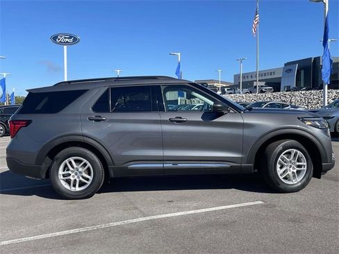 New 2025 Ford Explorer Active w/ Active Comfort Package image 3
