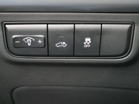 Used 2025 Hyundai Santa Cruz SE image 27