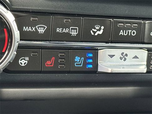 Used 2025 Ford F150 Lariat w/ Equipment Group 501A Mid image 30