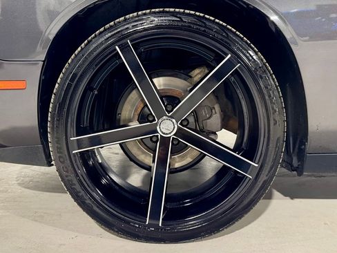 Used 2018 Dodge Challenger SXT image 27