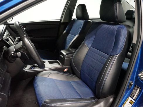 Used 2016 Toyota Camry SE FWD image 6