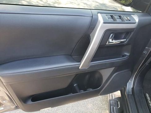 Used 2020 Toyota 4Runner SR5 AWD/4WD image 11