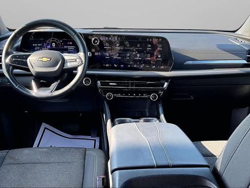 Used 2024 Chevrolet Traverse LT w/ Trailering Package FWD image 15