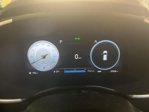 Used 2023 Hyundai Santa Fe Limited image 3