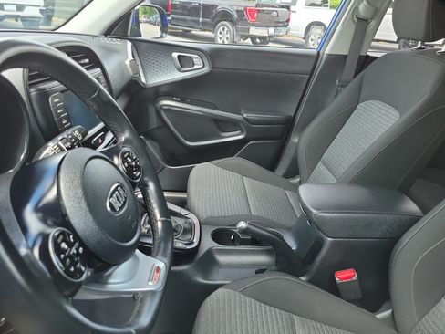 Used 2021 Kia Soul GT-Line FWD image 9