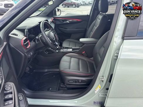 Used 2024 Chevrolet TrailBlazer RS w/ Convenience Package FWD image 9