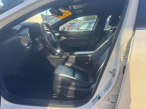 Used 2019 MAZDA MAZDA3 AWD Hatchback w/ Preferred Pkg image 8
