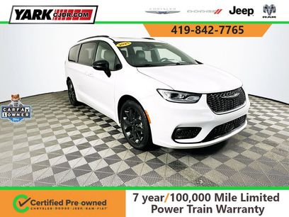 Certified 2025 Chrysler Pacifica Limited