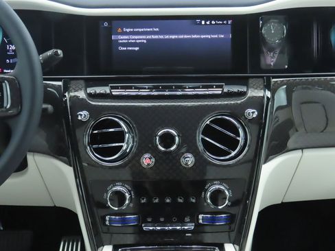 New 2026 Rolls-Royce Cullinan Black Badge image 14