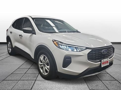 Used 2023 Ford Escape FWD image 3
