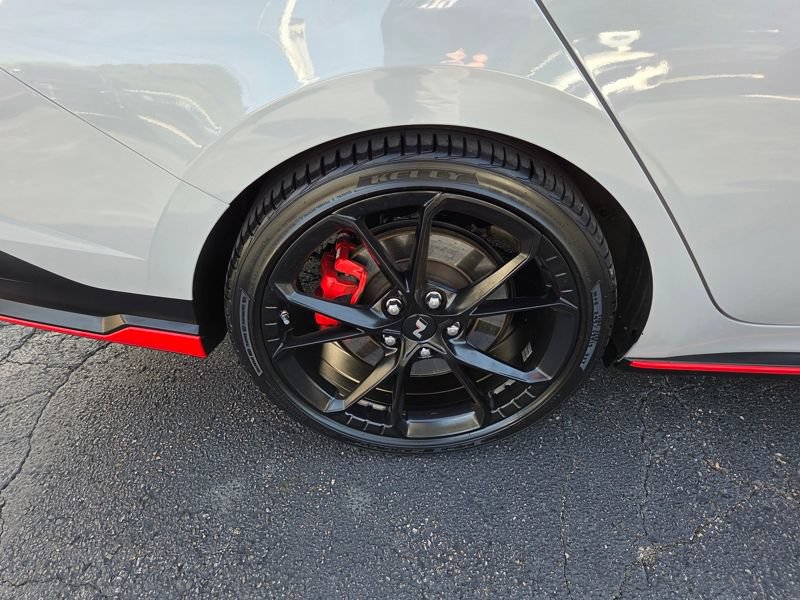 Used 2025 Hyundai Elantra N FWD image 9