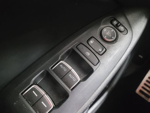 Used 2018 Honda Accord Sport image 27