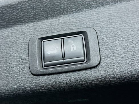 Used 2024 Mitsubishi Outlander SE image 31