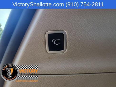 Certified 2024 Chrysler Pacifica Limited FWD image 31