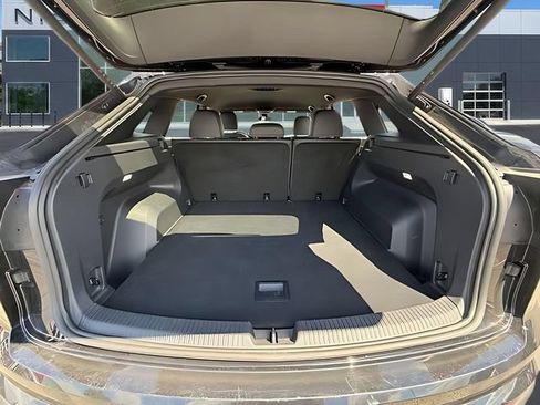 Used 2025 Volkswagen Atlas Cross Sport SE AWD/4WD image 28