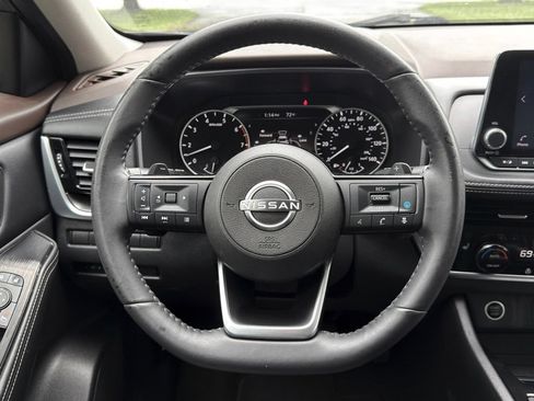 Used 2022 Nissan Rogue SV w/ SV Premium Package FWD image 15