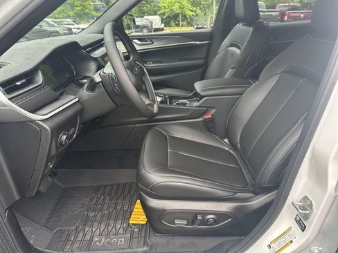 New 2026 Jeep Grand Cherokee L Limited AWD/4WD image 9
