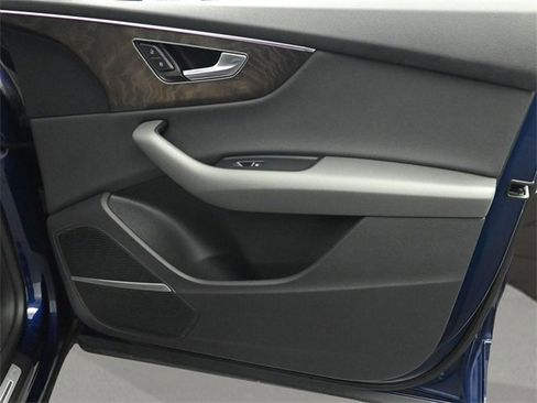 Used 2020 Audi Q8 Prestige w/ Prestige Package image 20