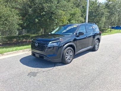 Used 2026 Nissan Pathfinder SV
