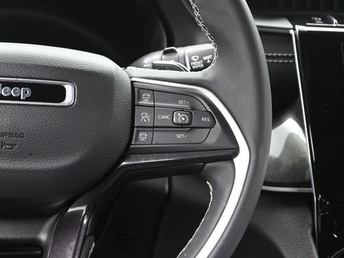 Used 2023 Jeep Grand Cherokee Altitude image 29