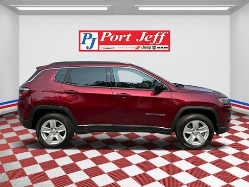 Certified 2022 Jeep Compass Latitude image 4