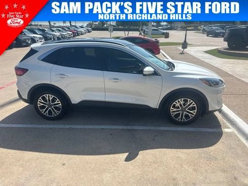 Used 2022 Ford Escape SEL w/ Technology Package FWD image 4