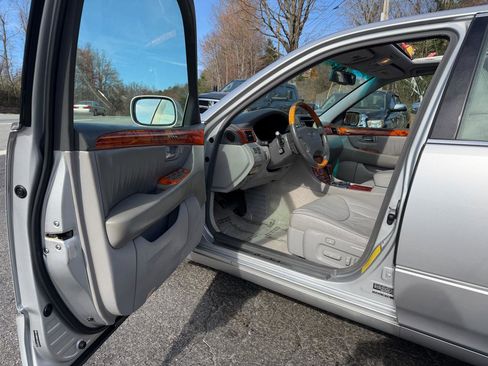 Used 2006 Lexus LS 430 image 10