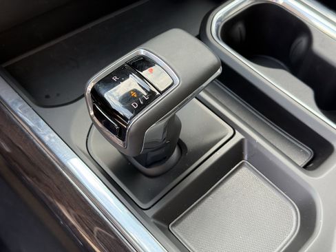 Used 2024 Chevrolet Silverado 1500 LTZ image 23