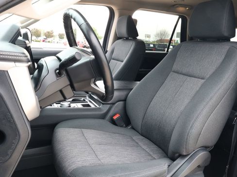Used 2024 Ford Expedition XLT RWD image 27