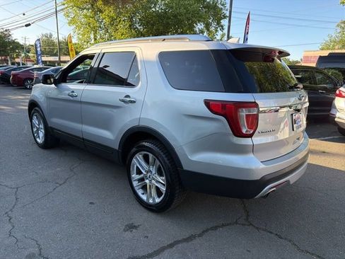 Used 2017 Ford Explorer Limited w/ Equipment Group 301A AWD/4WD image 4