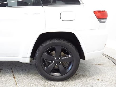 Used 2015 Jeep Grand Cherokee Altitude AWD/4WD image 14