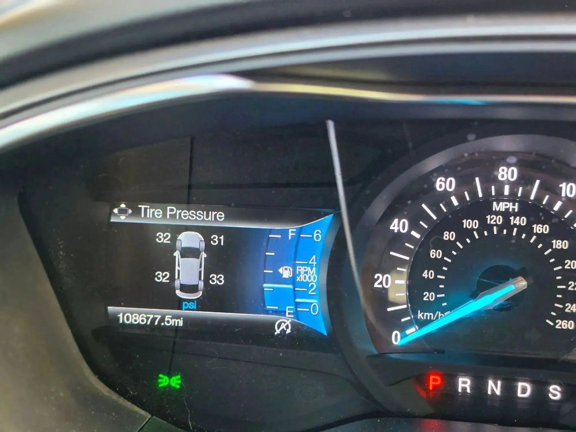Used 2017 Ford Fusion SE w/ Fusion SE Technology Package FWD image 25