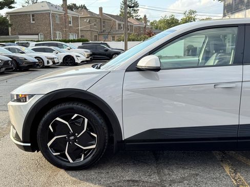 Used 2024 Hyundai Ioniq 5 SEL AWD/4WD image 4