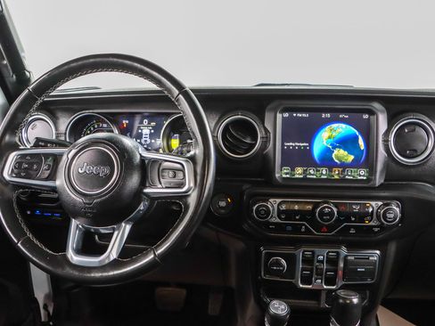 Used 2023 Jeep Wrangler Unlimited Sahara w/ Cold Weather Group AWD/4WD image 19