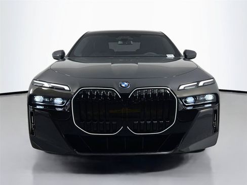 New 2026 BMW 750e xDrive AWD/4WD image 3