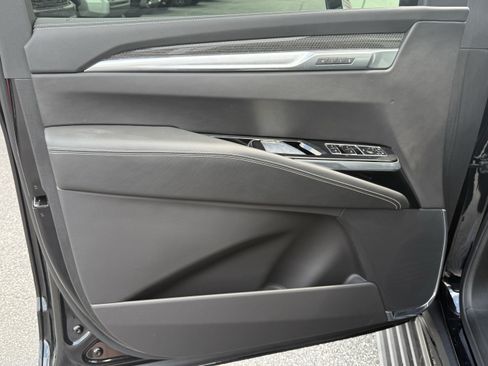 Used 2025 Cadillac Escalade V AWD/4WD image 13