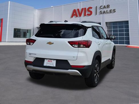 Used 2025 Chevrolet TrailBlazer LT AWD/4WD image 6