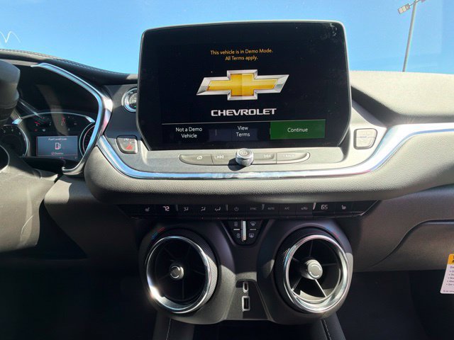 New 2026 Chevrolet Blazer LT w/ LPO, Black Sport Package FWD image 26