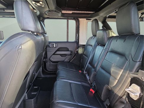 Used 2022 Jeep Wrangler Unlimited Sahara image 10