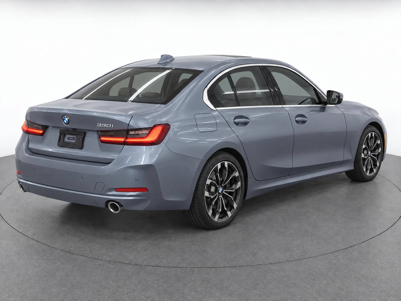Certified 2025 BMW 330i Sedan RWD image 8