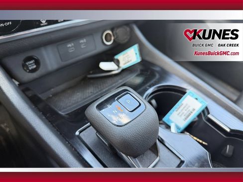 Used 2025 Nissan Rogue SV AWD/4WD image 29