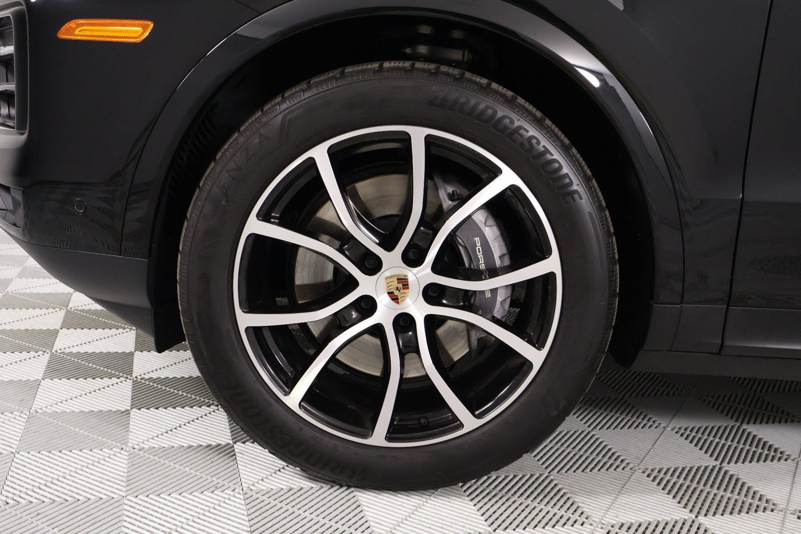 Certified 2026 Porsche Cayenne AWD/4WD image 30