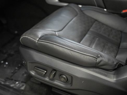 Used 2025 Toyota Sequoia Capstone AWD/4WD image 36