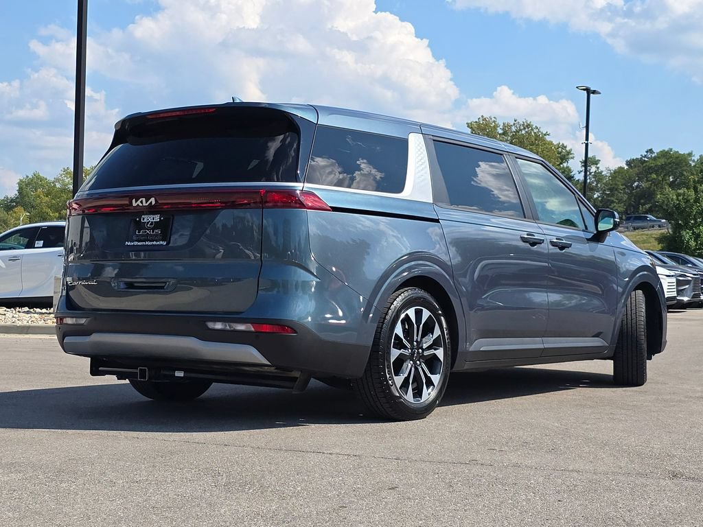 Used 2022 Kia Carnival EX FWD image 23
