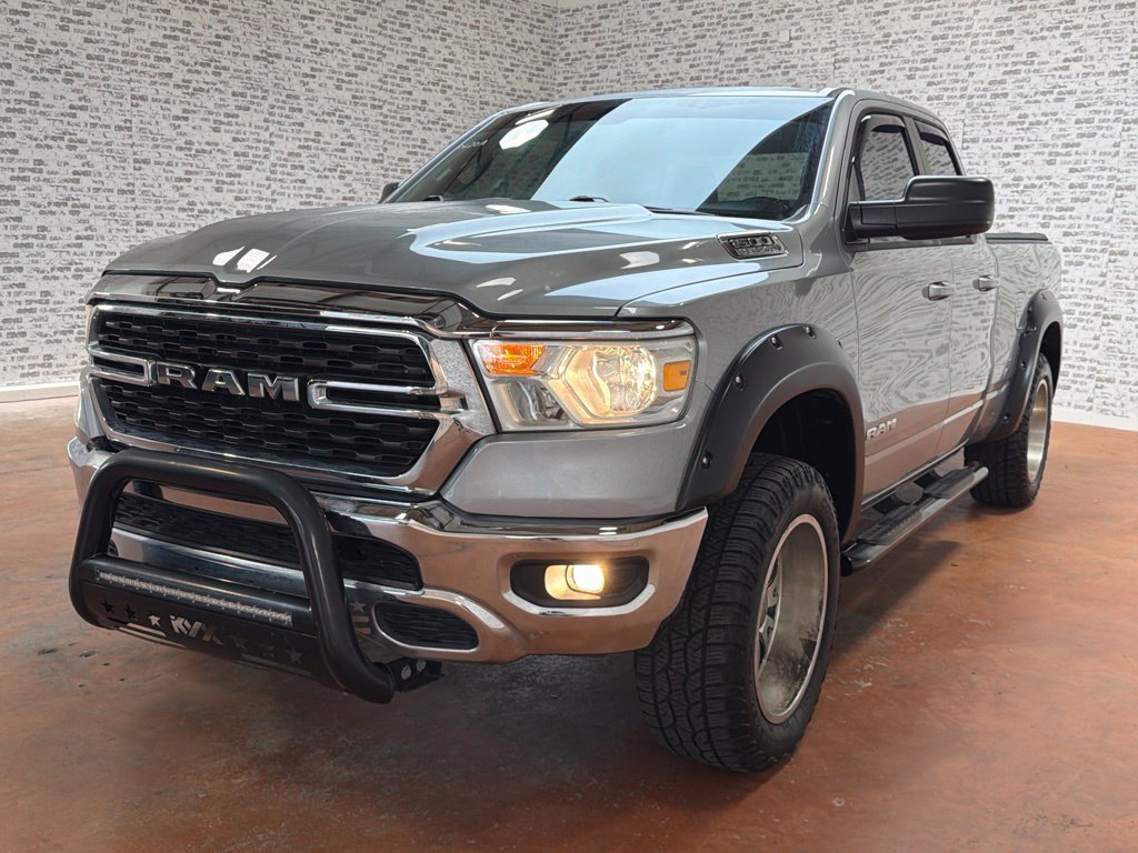 Used 2022 RAM 1500 Big Horn AWD/4WD image 3