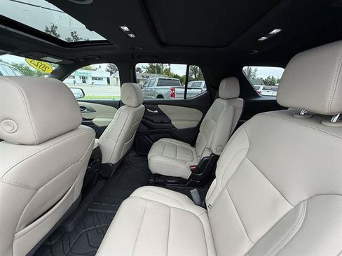Used 2023 Chevrolet Traverse LT w/ LT Premium Package AWD/4WD image 31